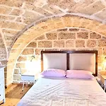 Pestanaca * Tiggiano