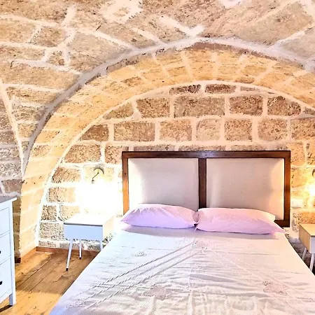 Pestanaca * Tiggiano